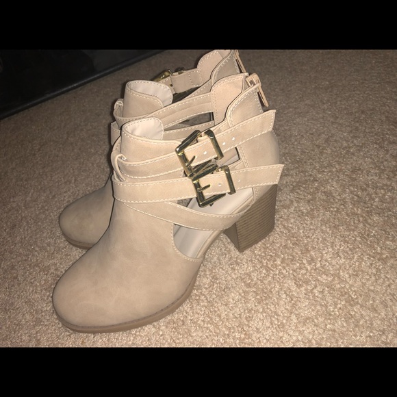 Brand New tan cut out booties ! - Picture 1 of 6